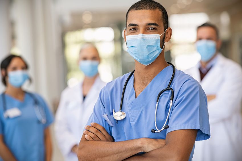 es compatible el seguro privado y seguridad social