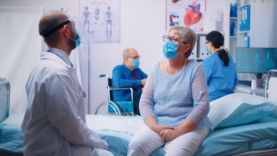 seguros salud personas 65 años